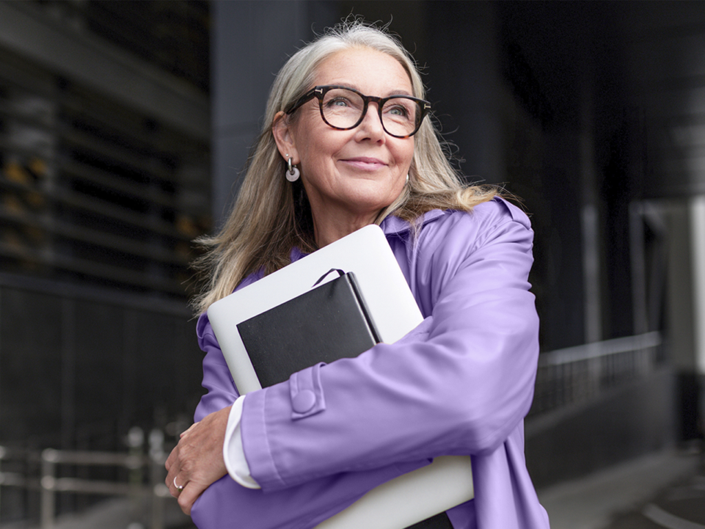 HOORTOESTELLEN UIT HET MIDDENSEGMENT
Het beste als u:
- Hulp wilt bij het horen in sociale situaties
- Een actieve levensstijl buitenshuis hebt
- Hoortoestellen wilt met meer mogelijkheden voor maatwerk