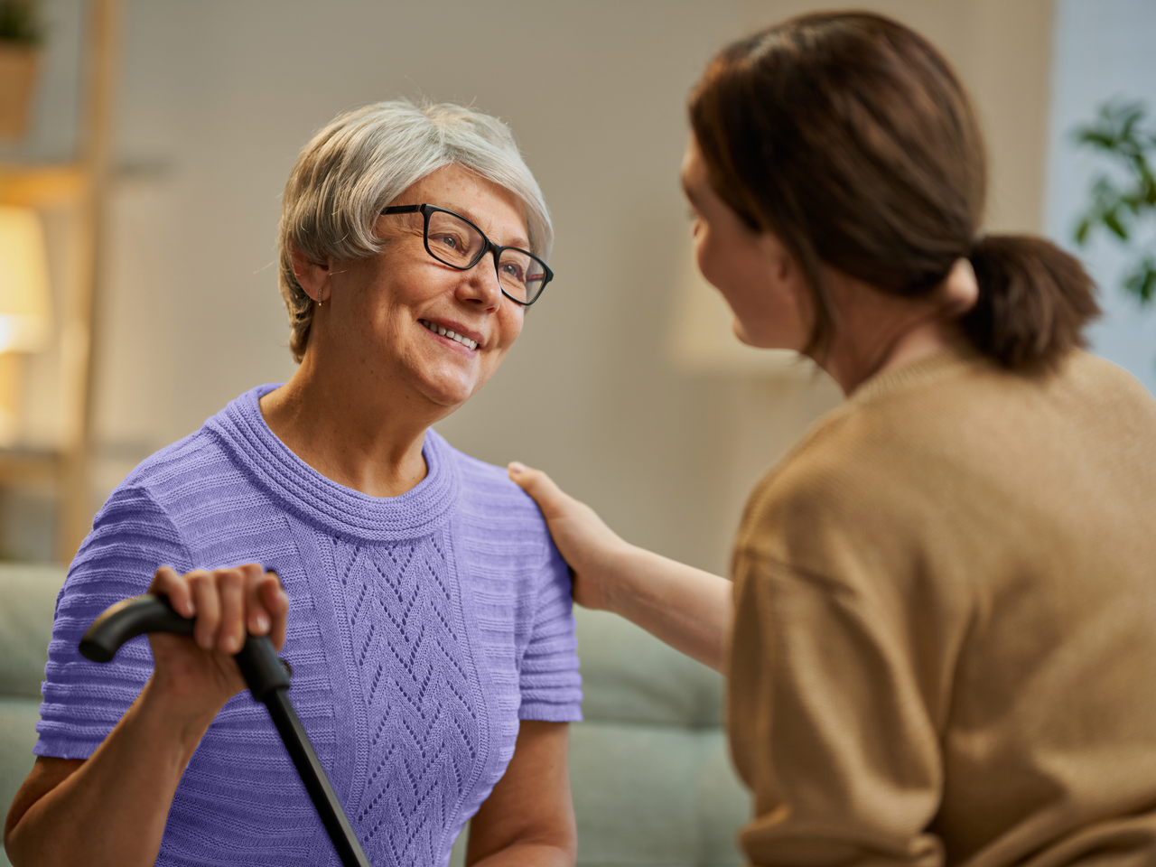 TOESPRAAK 1 SLECHTE PASVORM Een slechte pasvorm kan problemen veroorzaken met het geluid, zoals fluitende tonen.