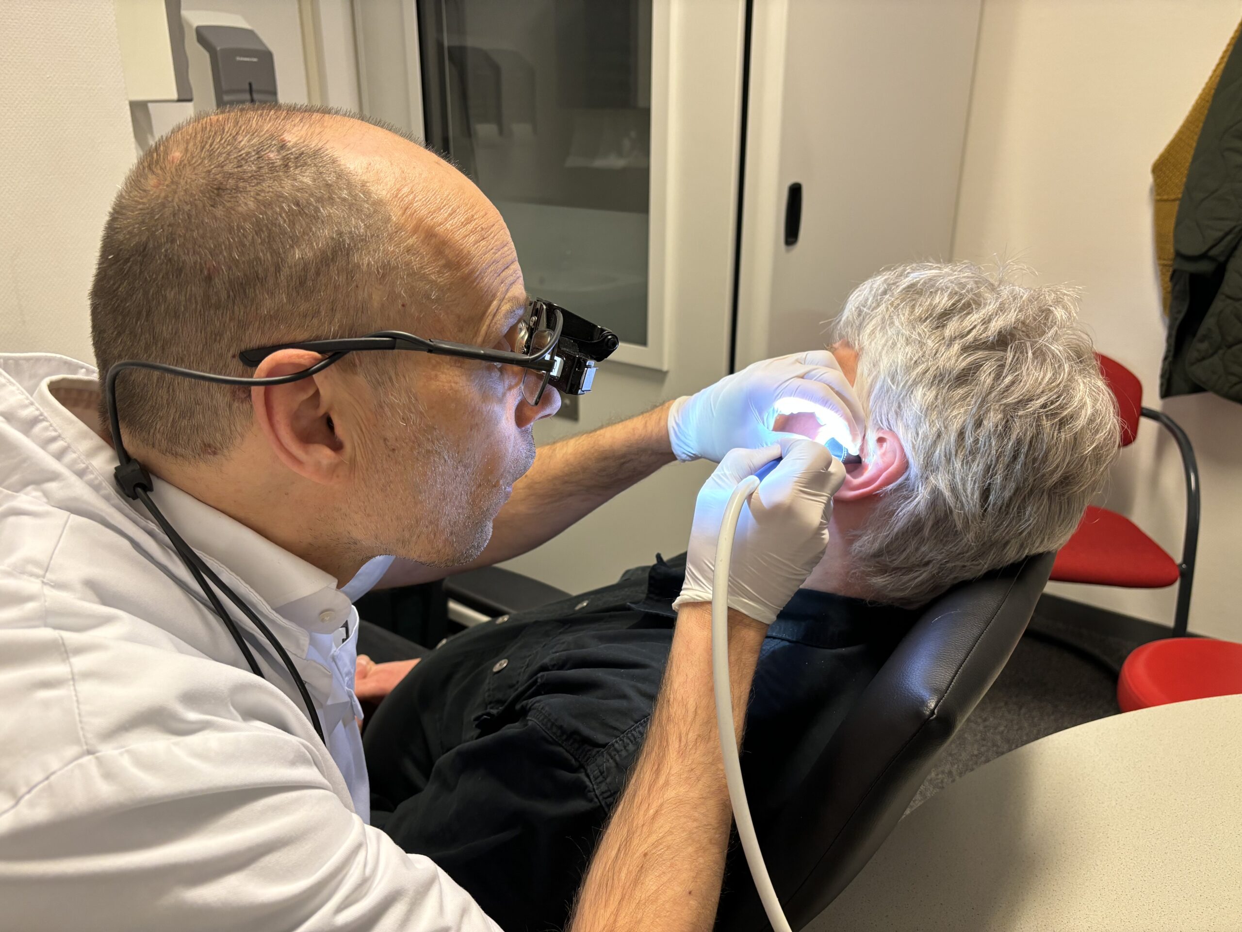 oorsmeer verwijderen