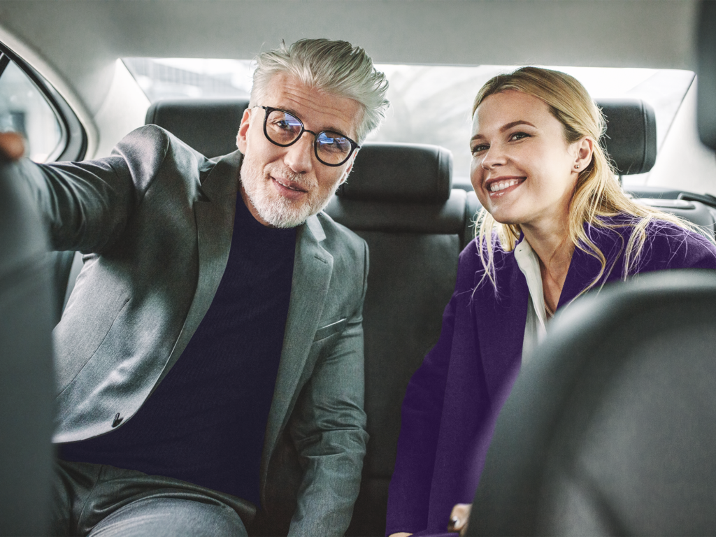 Hoe praat u met een collega over gehoorverlies: een gids voor ondersteunende collega’s.