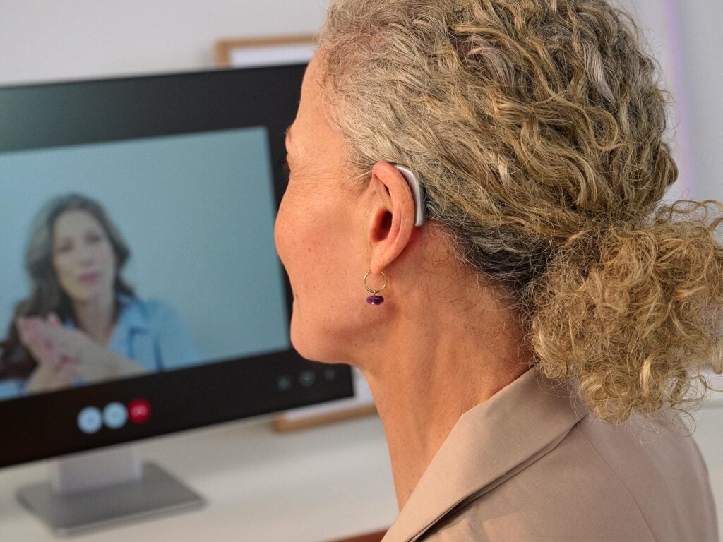stem klinkt anders met hoortoestellen 